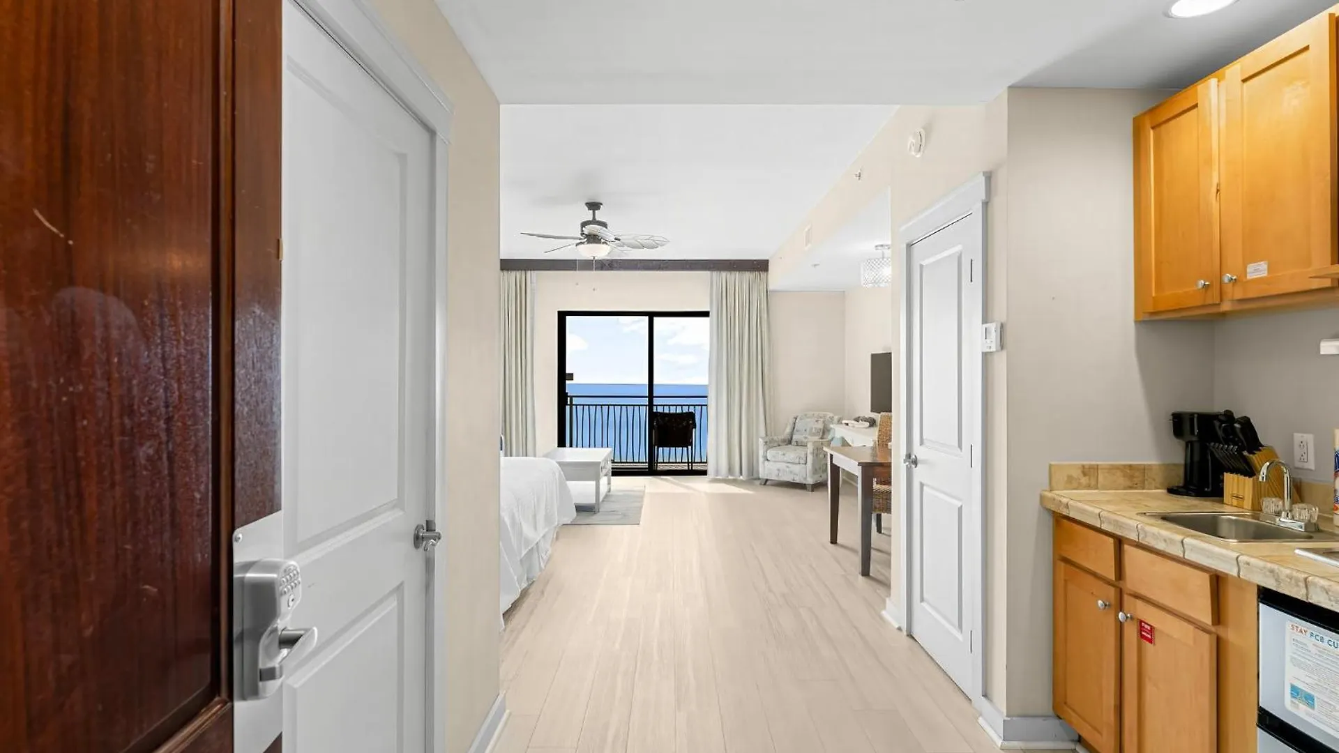 Origin 1220 - Studio King - Gulf View By Beach Haven Vacation Rentals Panama City Beach 0*,  Amerikai Egyesült Államok